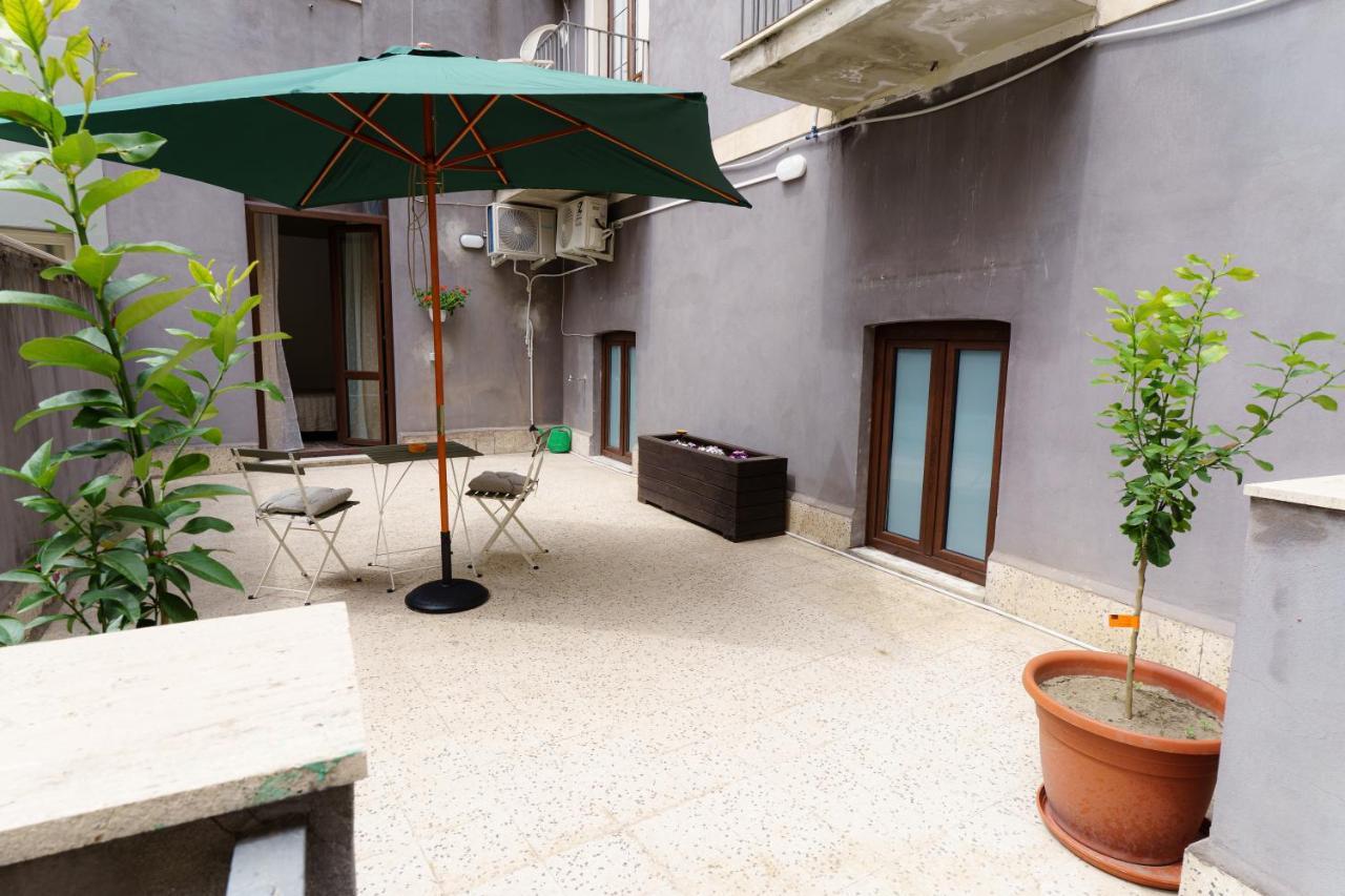 Casta Diva Holiday Rooms Катания Екстериор снимка