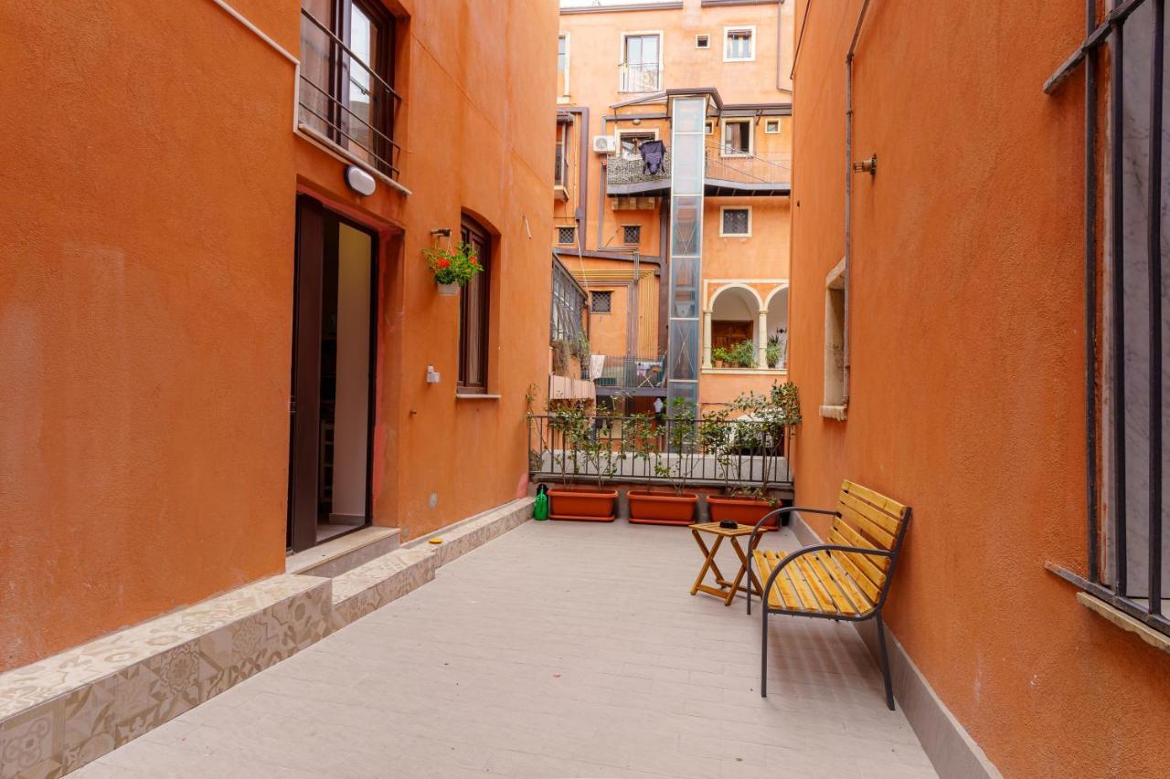Casta Diva Holiday Rooms Катания Екстериор снимка